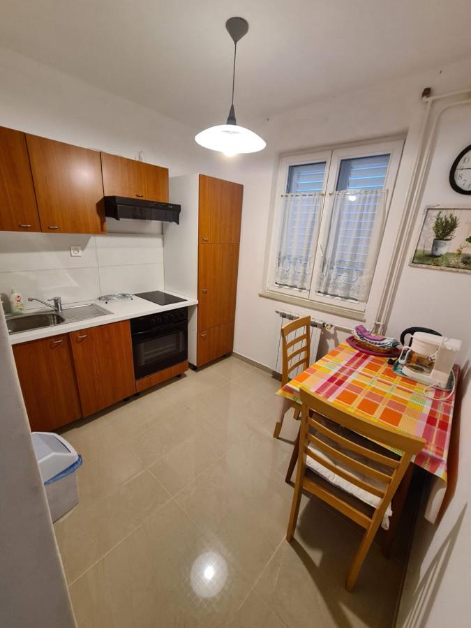 Apartments Ana Medulin Exterior photo